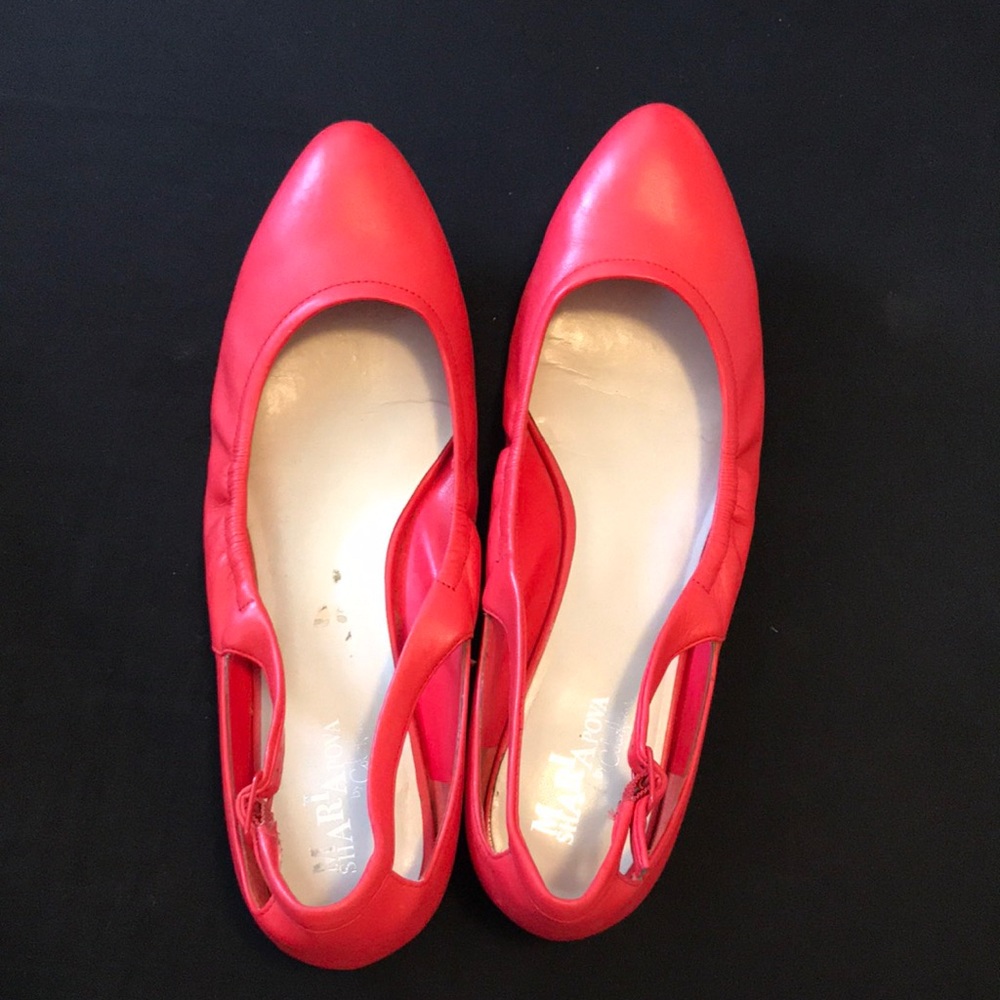 Red Slight Pointed Flats